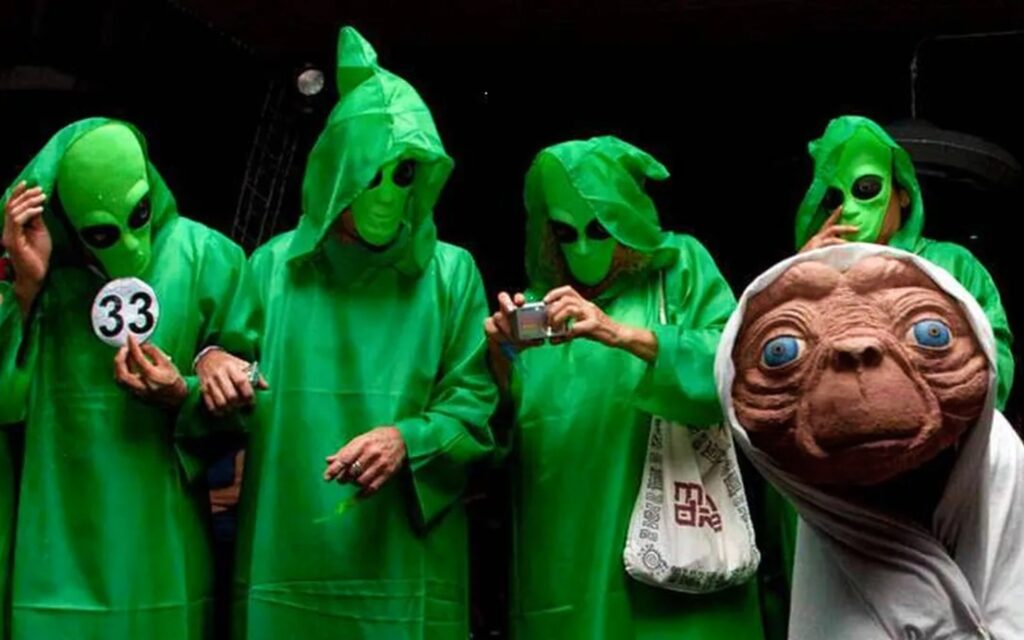 Arranca el Carnaval Alienígena en Capilla del Monte.
