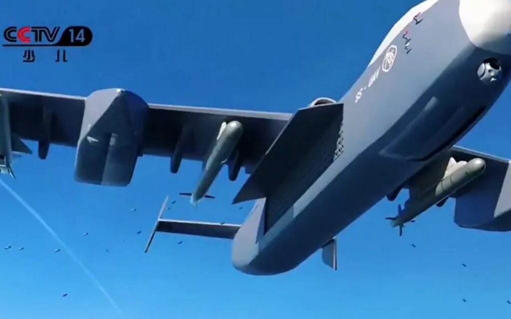 La nave nodriza impresiona como un arma de letalidad masiva.